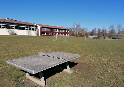 Tischtennisplatte bei Realschule Berching